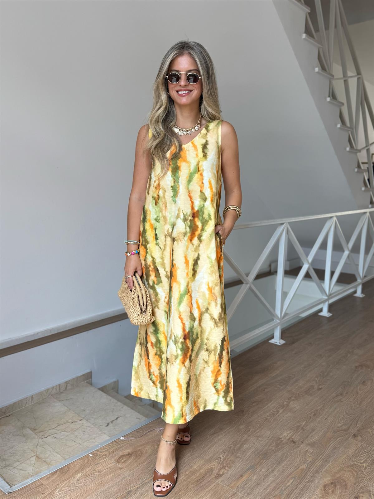 V Yaka Cepli Midi Elbise - Sarı