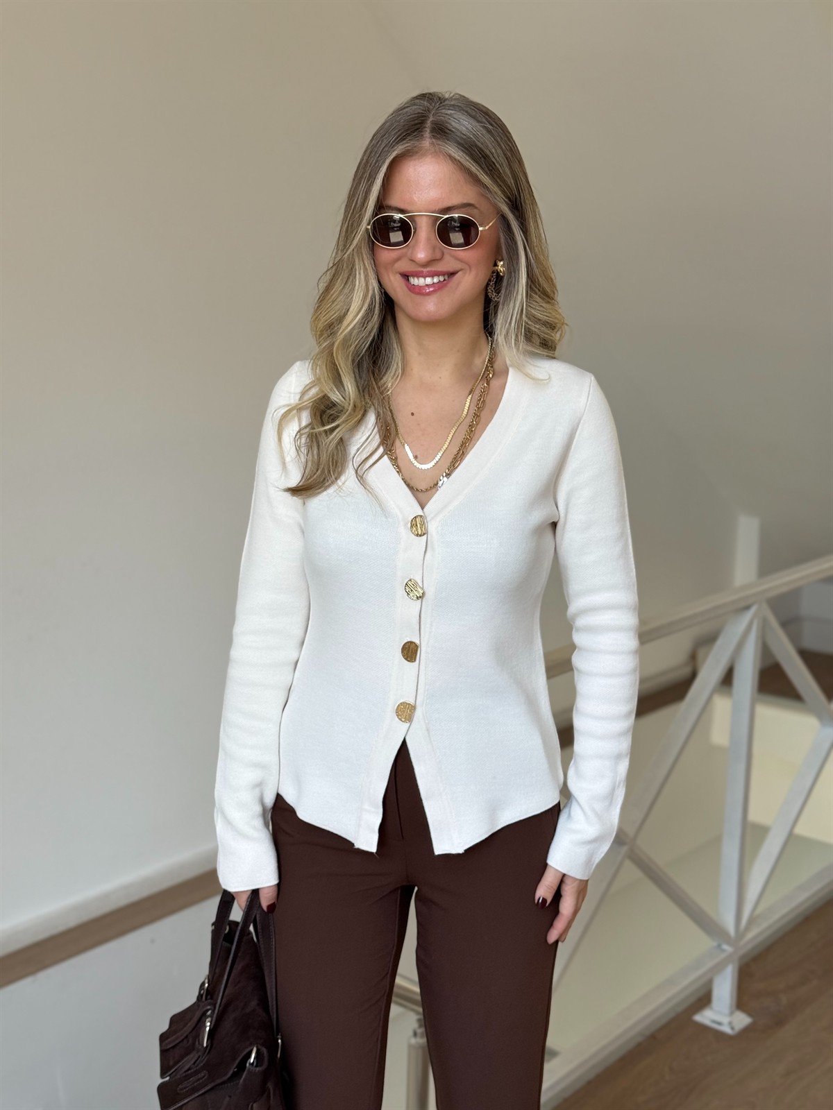 V Yaka Gold Düğmeli Hırka - Krem