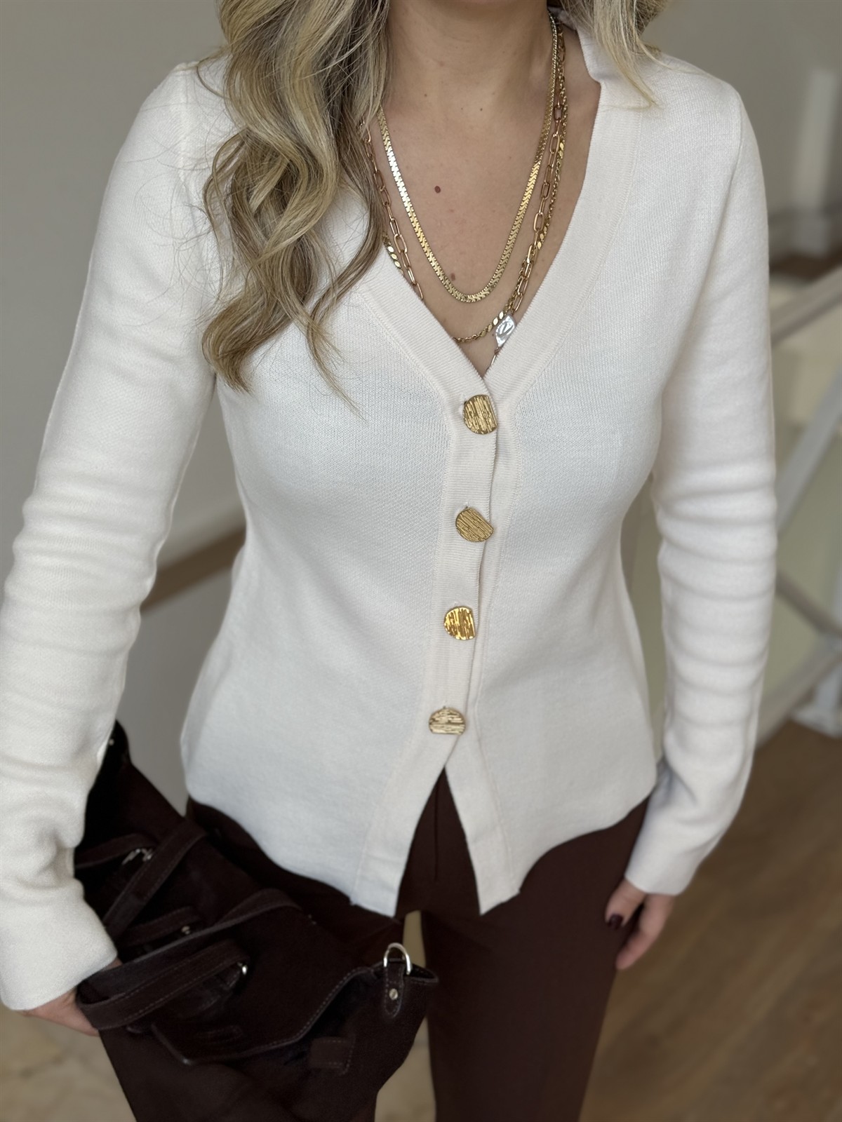 V Yaka Gold Düğmeli Hırka - Krem