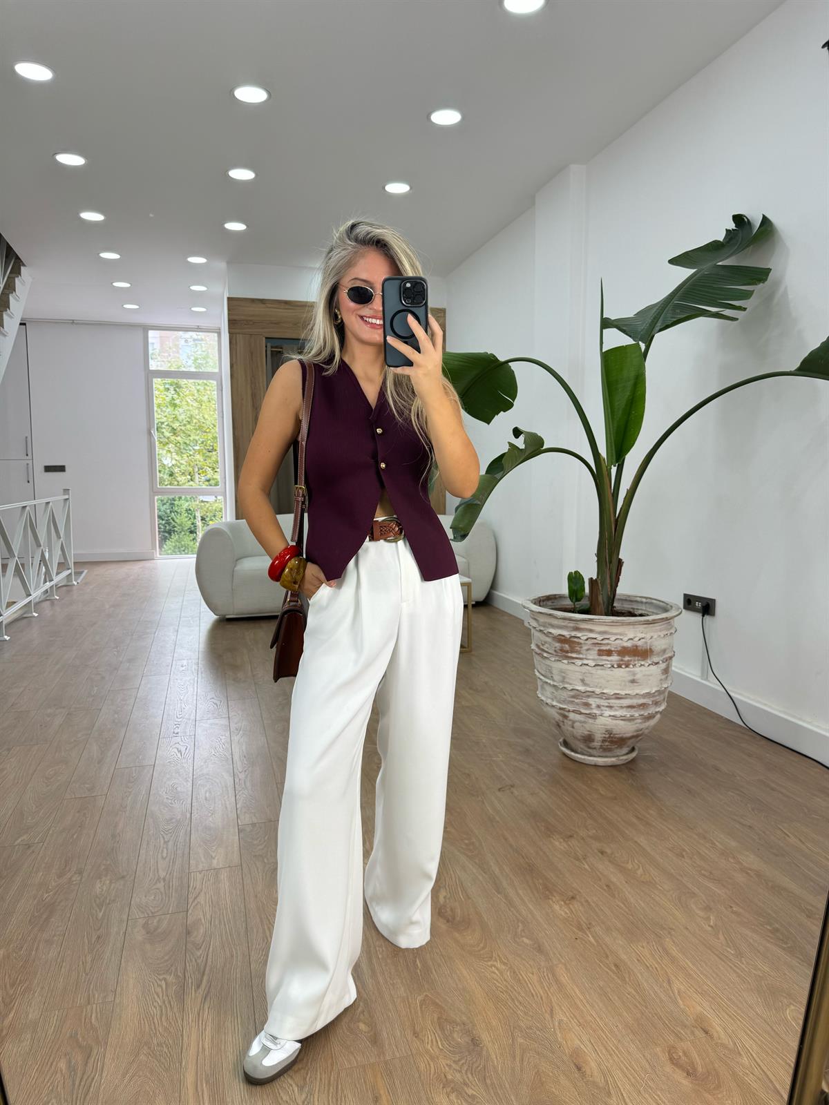 V Yaka Gold Düğmeli Yelek - Bordo