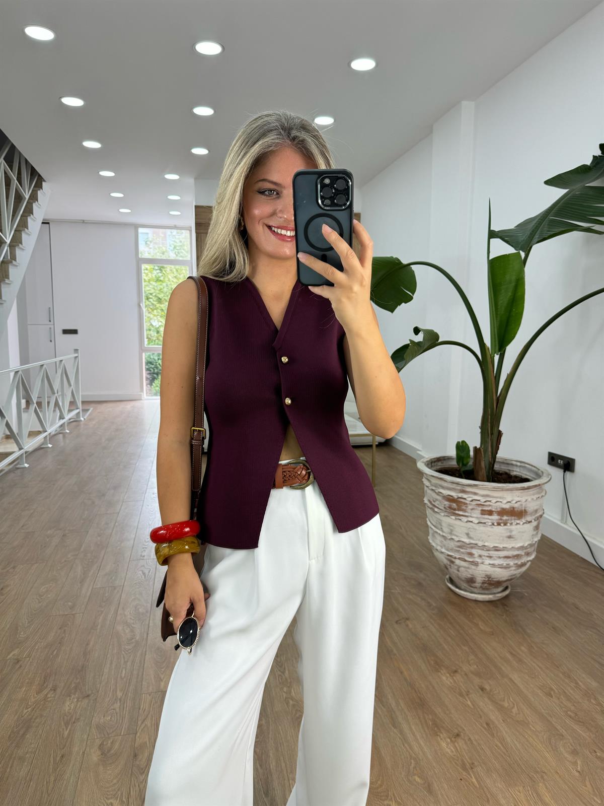 V Yaka Gold Düğmeli Yelek - Bordo