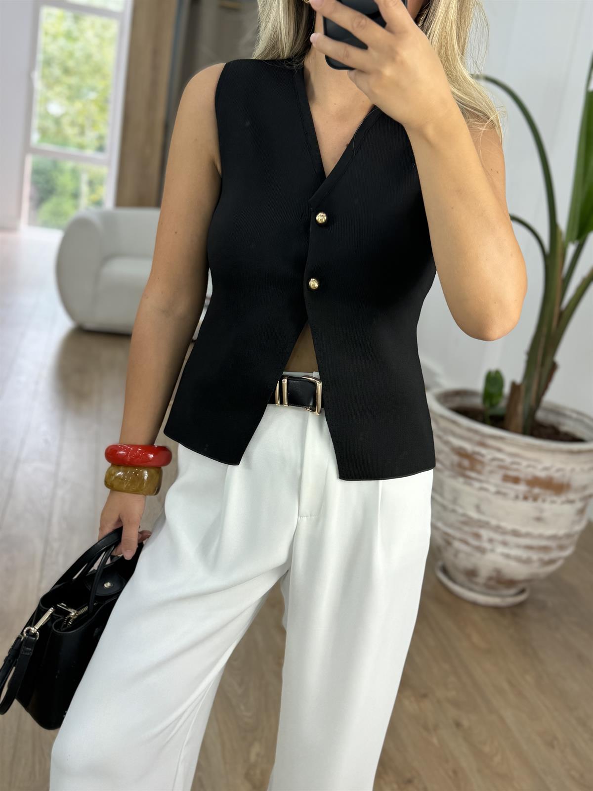 V Yaka Gold Düğmeli Yelek - Siyah