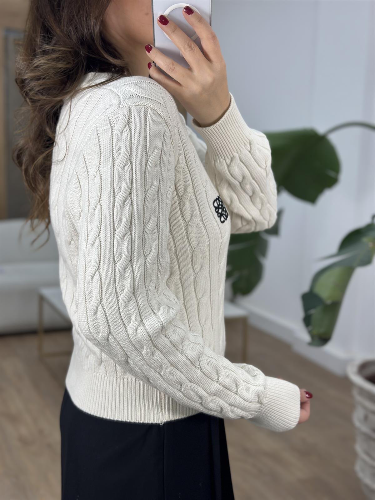 V Yaka Kare Nakışlı Kazak 