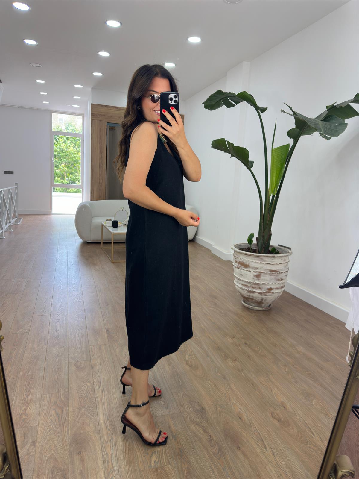 V Yaka Midi Boy Pamuk Keten Elbise-Siyah