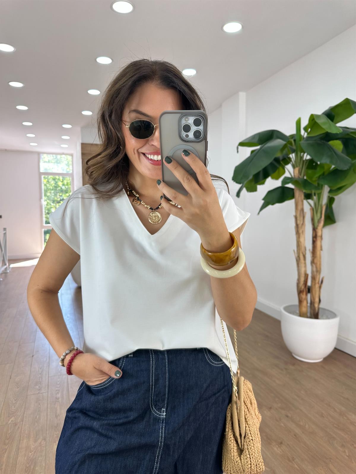 V Yaka Modal Basic Tshirt - Beyaz