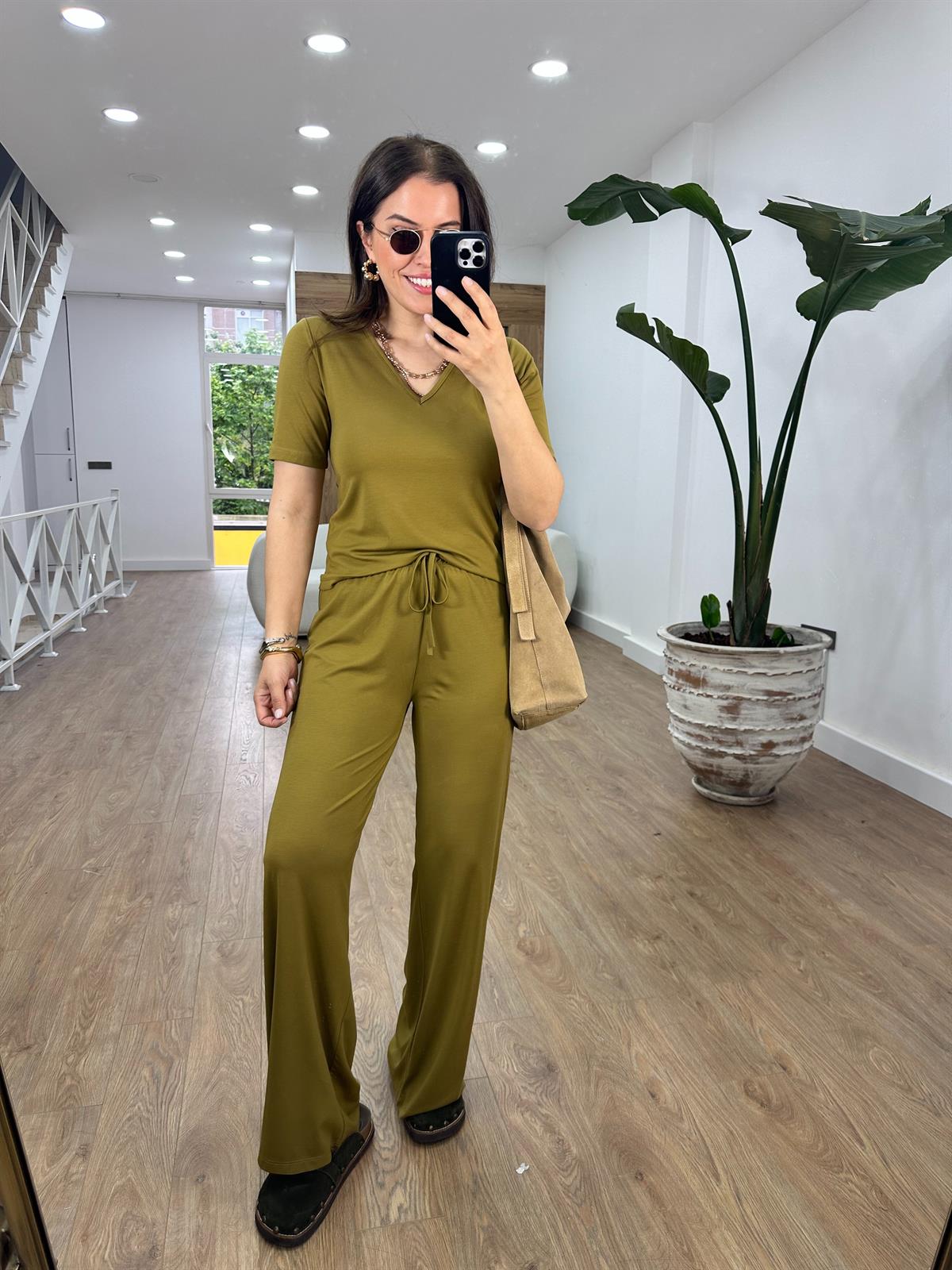 V Yaka Modal Takım-Olive