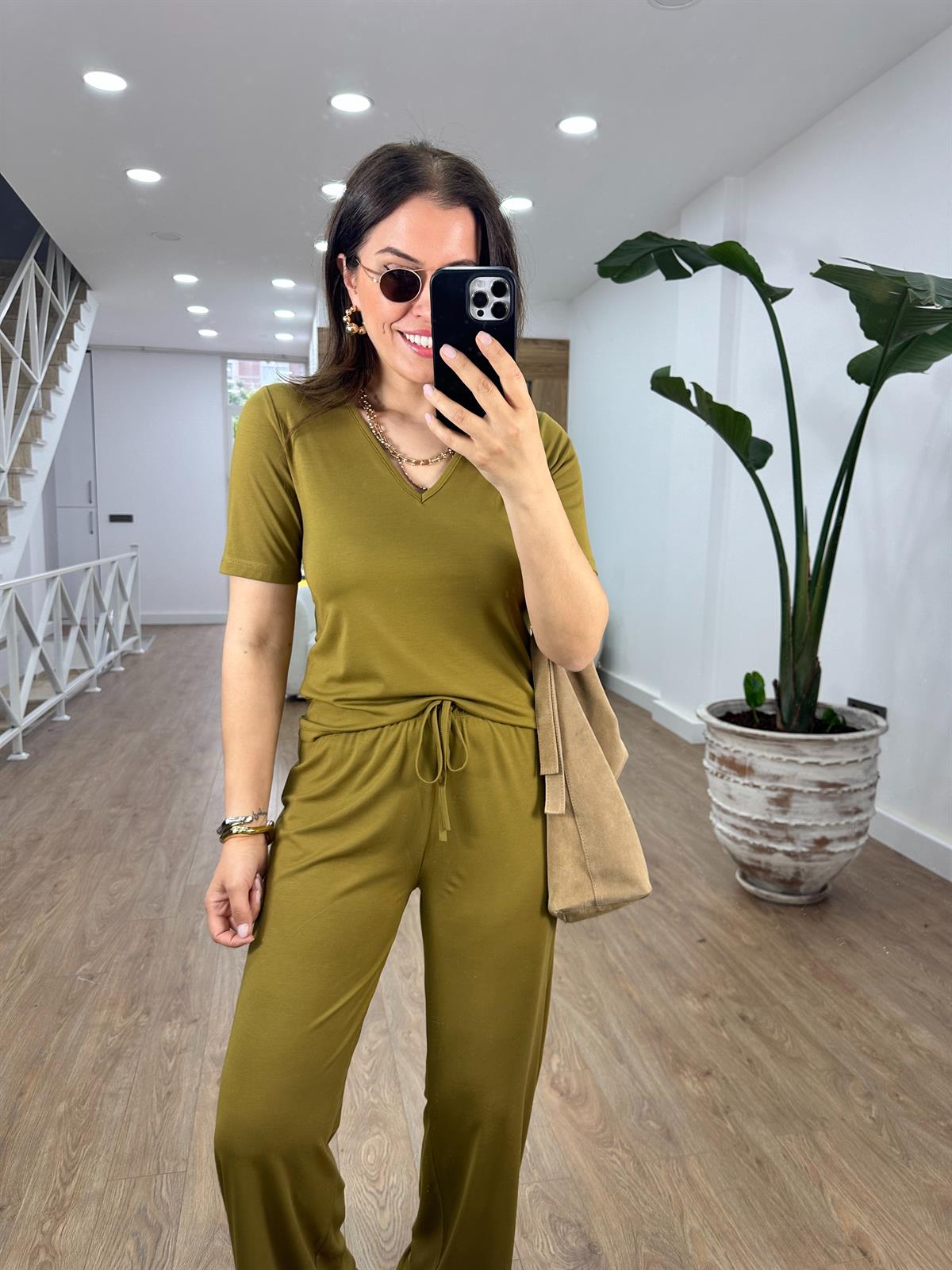 V Yaka Modal Takım-Olive