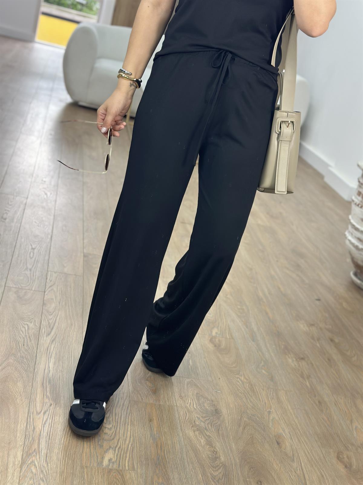 V Yaka Modal Takım-Siyah