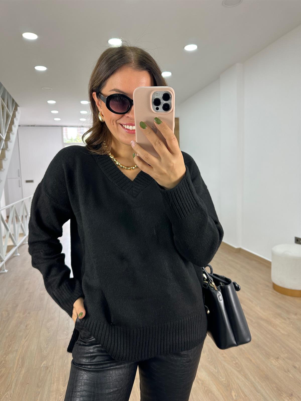 V Yaka Yandan Yırtmaçlı Basic Kazak-Siyah