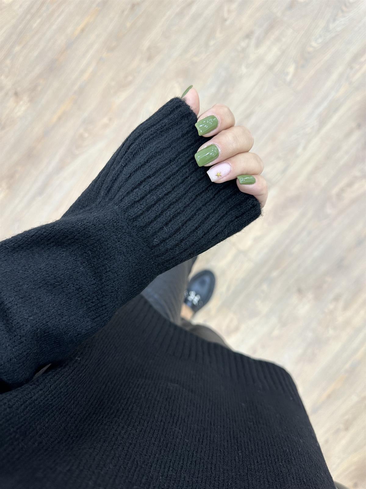 V Yaka Yandan Yırtmaçlı Basic Kazak-Siyah