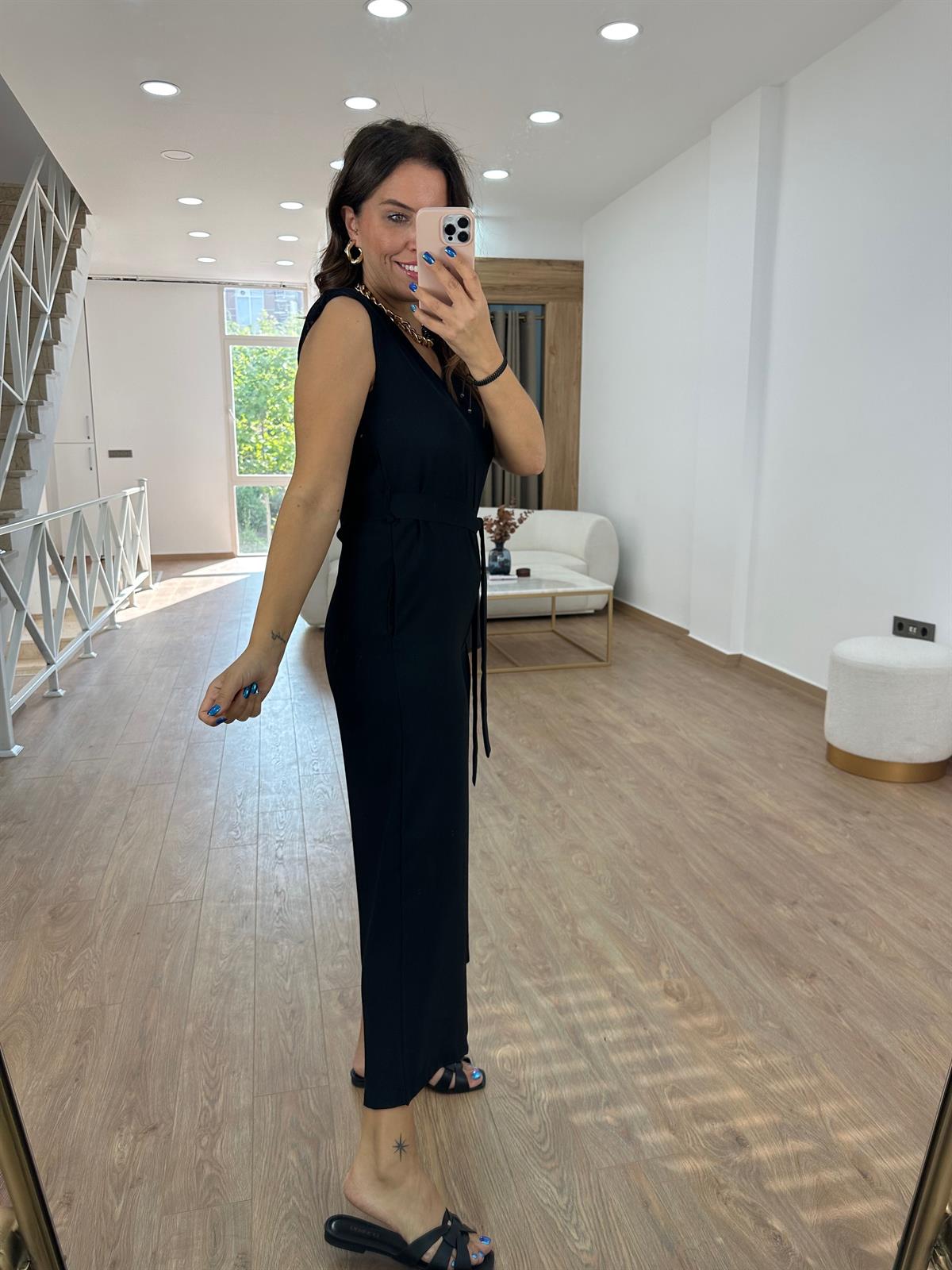 Vatkalı Beli Kuşaklı Krep Kumaş Tulum - Siyah