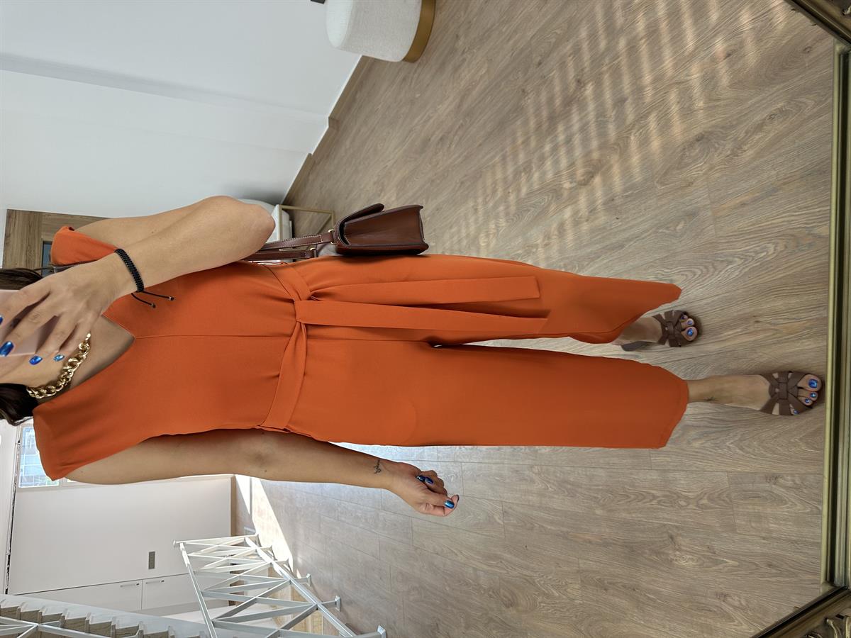 Vatkalı Beli Kuşaklı Krep Kumaş Tulum - Turuncu