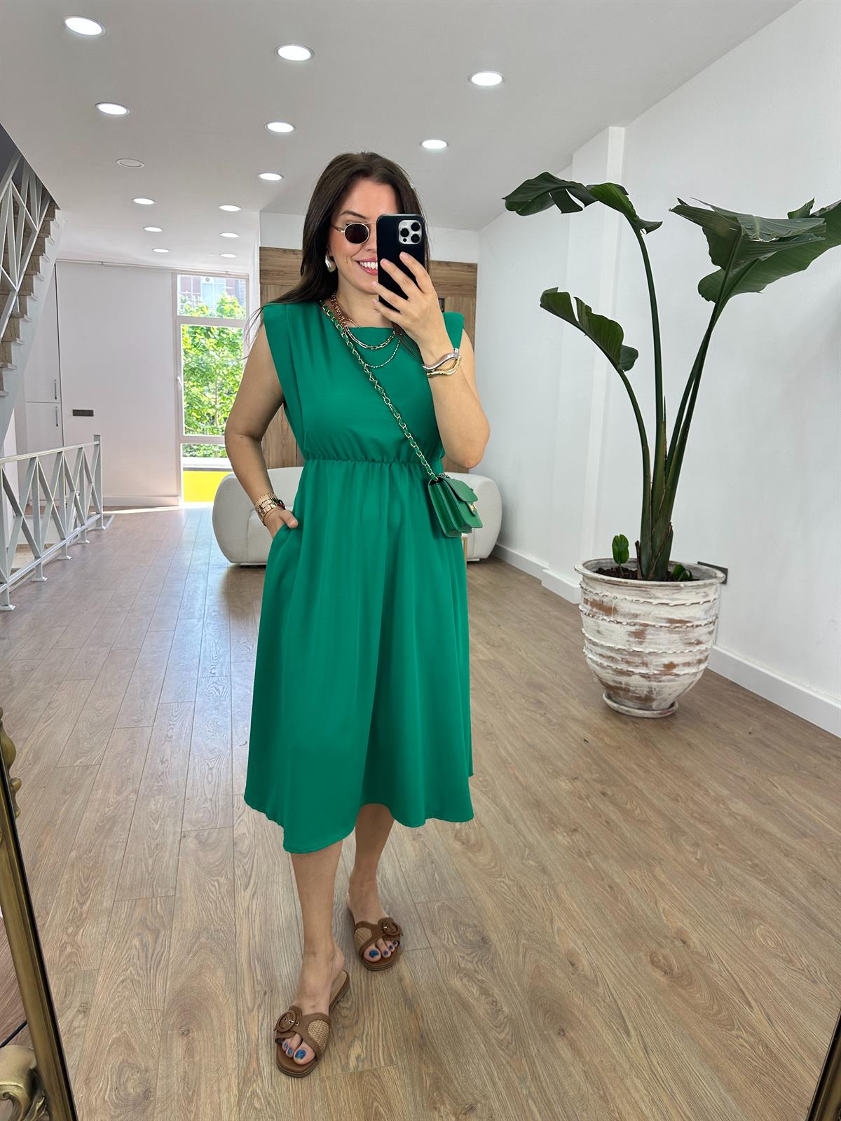 Vatkalı Beli Lastikli T Kol Elbise-Yeşil