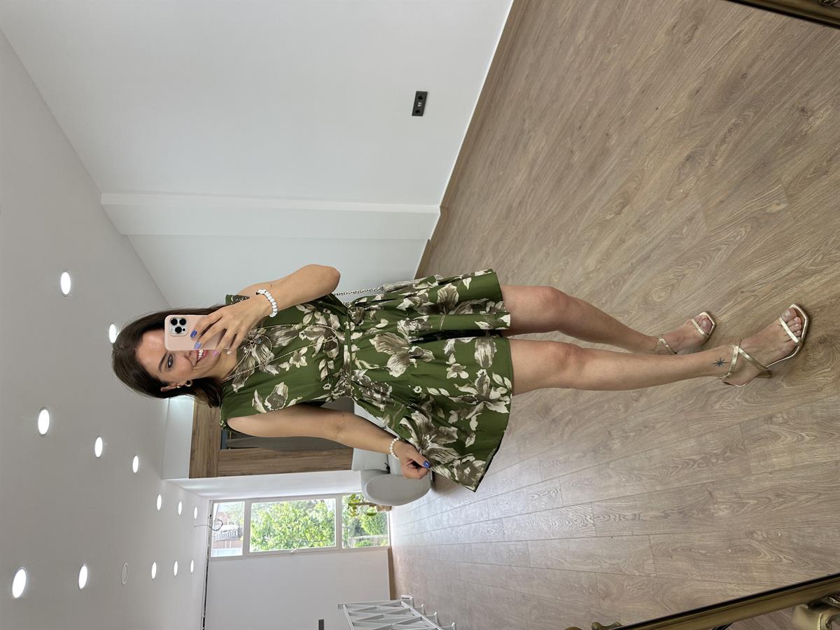 Vatkalı Eteği Fırfırlı Elbise