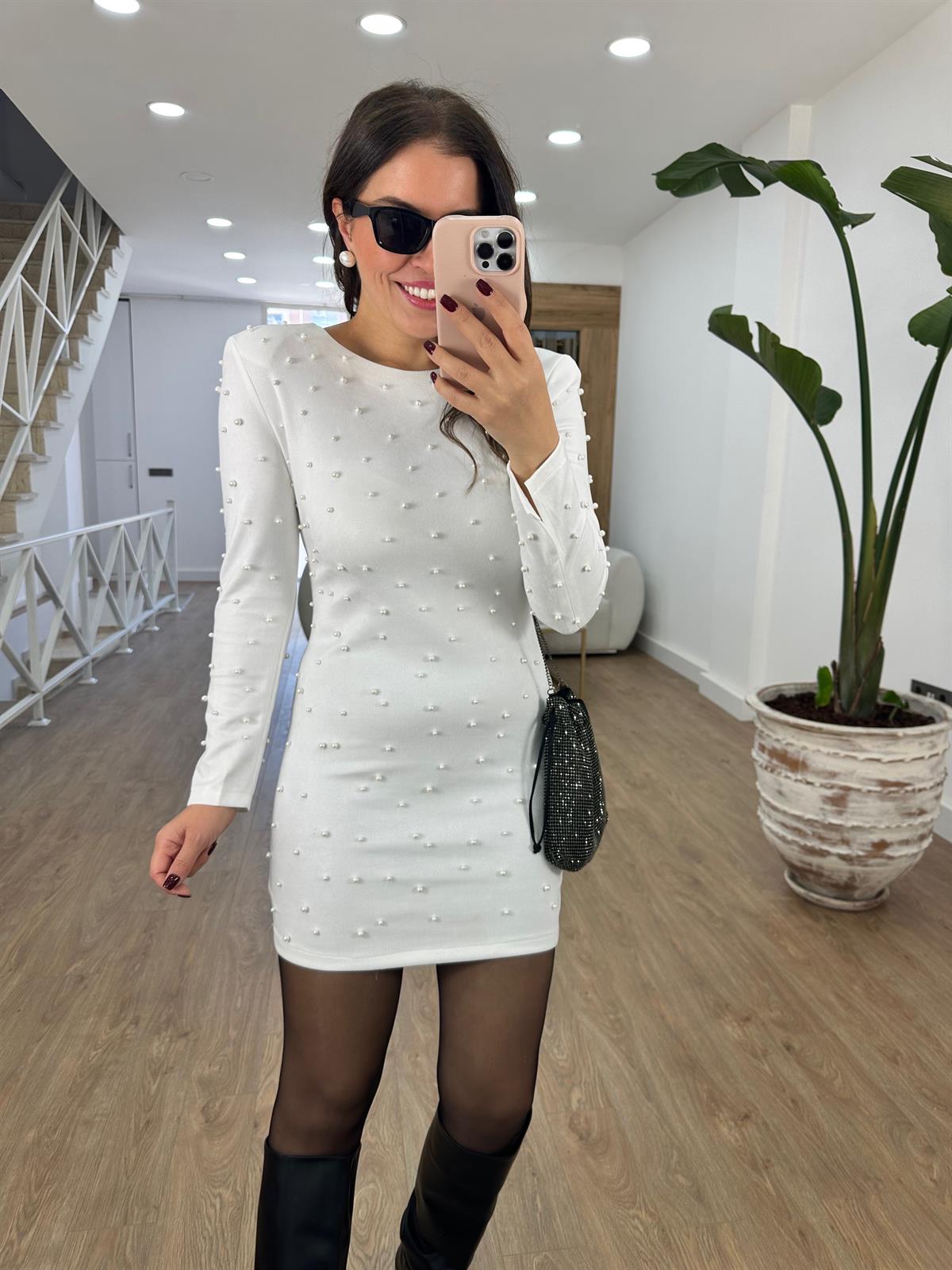 Vatkalı İncili Süet Elbise-Beyaz