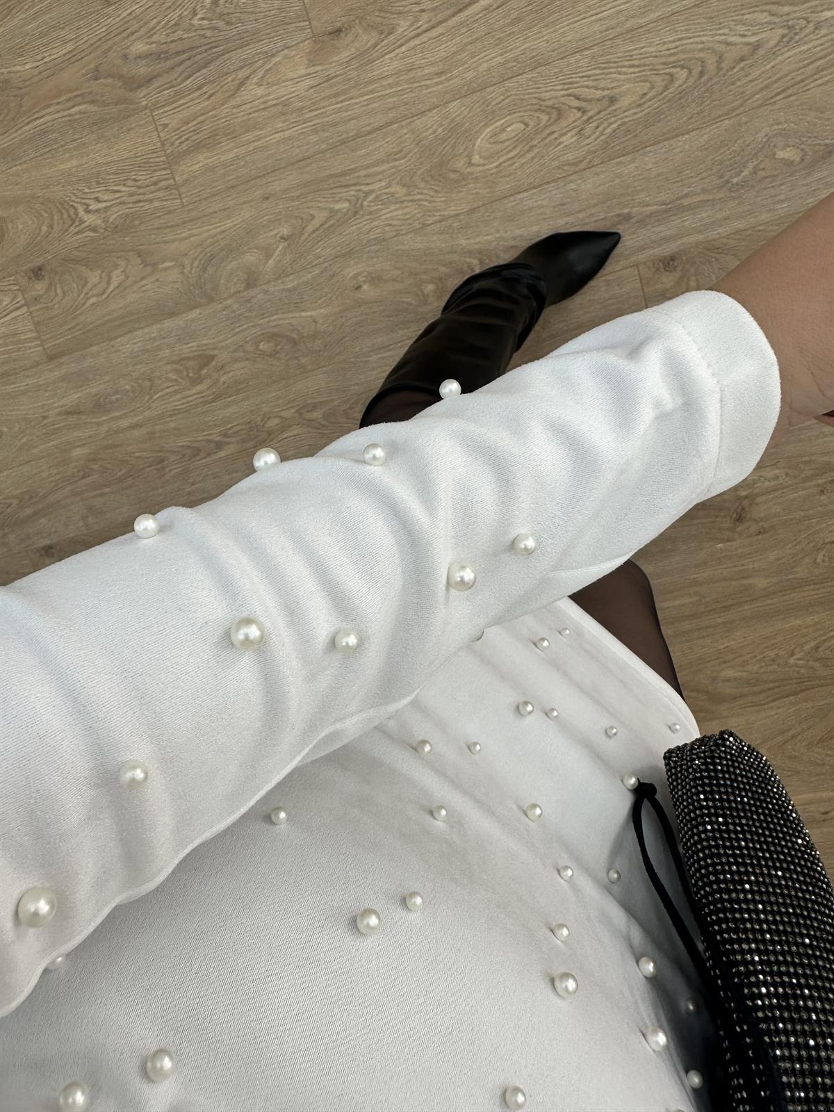 Vatkalı İncili Süet Elbise-Beyaz