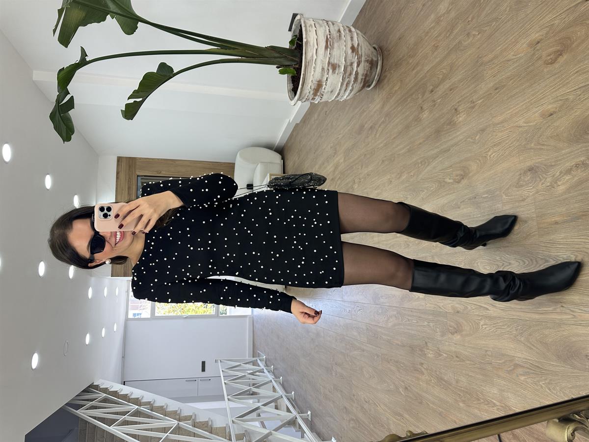 Vatkalı İncili Süet Elbise-Siyah