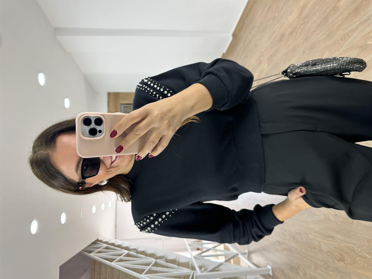 Vatkalı Omuzları Taşlı Sweatshirt-Siyah