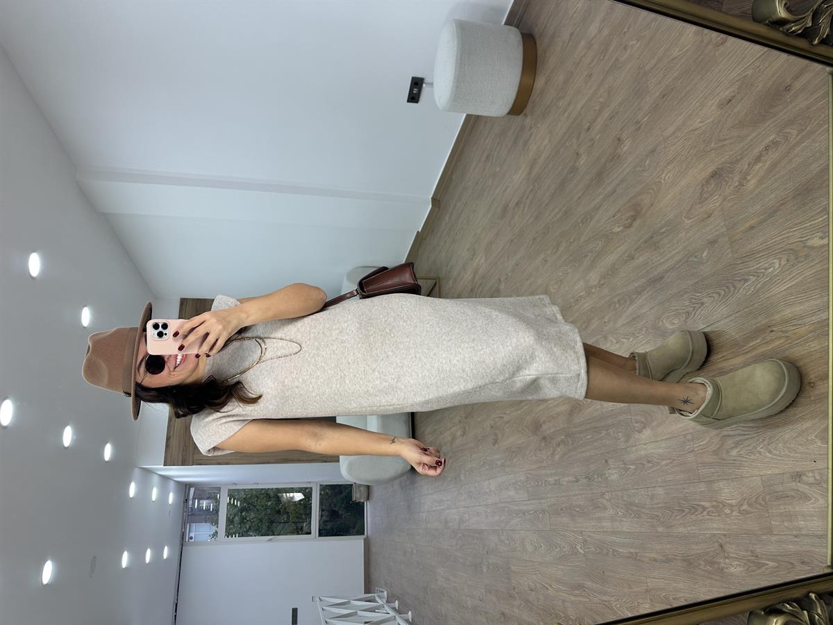 Vatkalı Yumuşacık Dokuda Triko Elbise-Bej