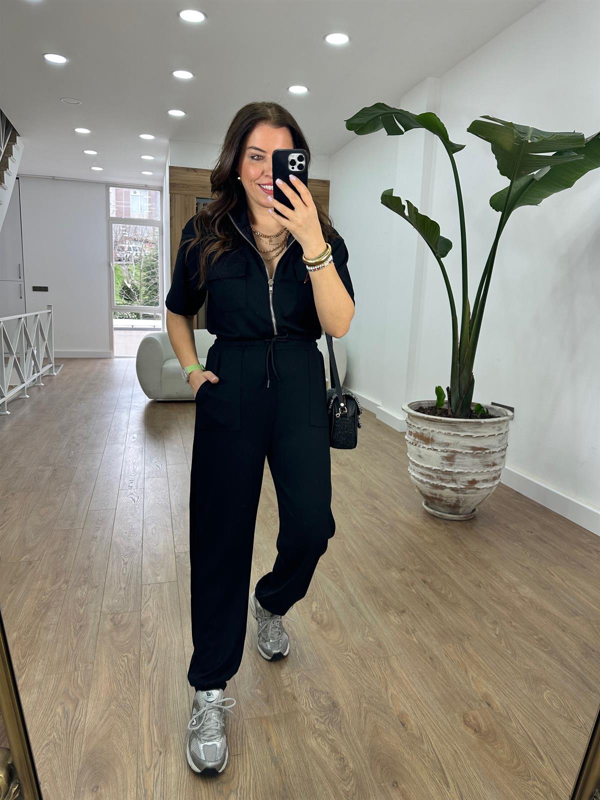 Yakası Fermuarlı Beli Lastikli Kısa Kollu Tulum