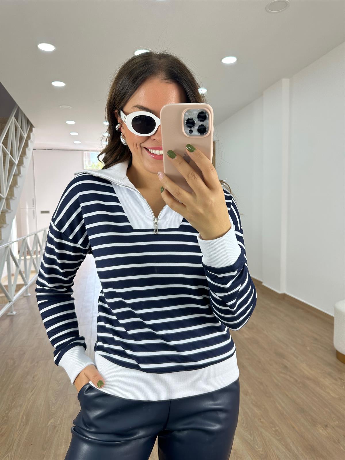 Yakası Fermuarlı Çizgili Sweatshirt