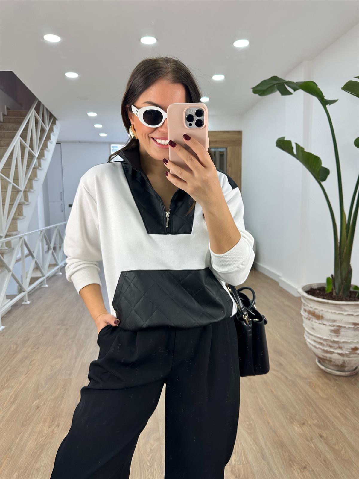 Yakası Fermuarlı Deri Garnili Sweatshirt-Siyah