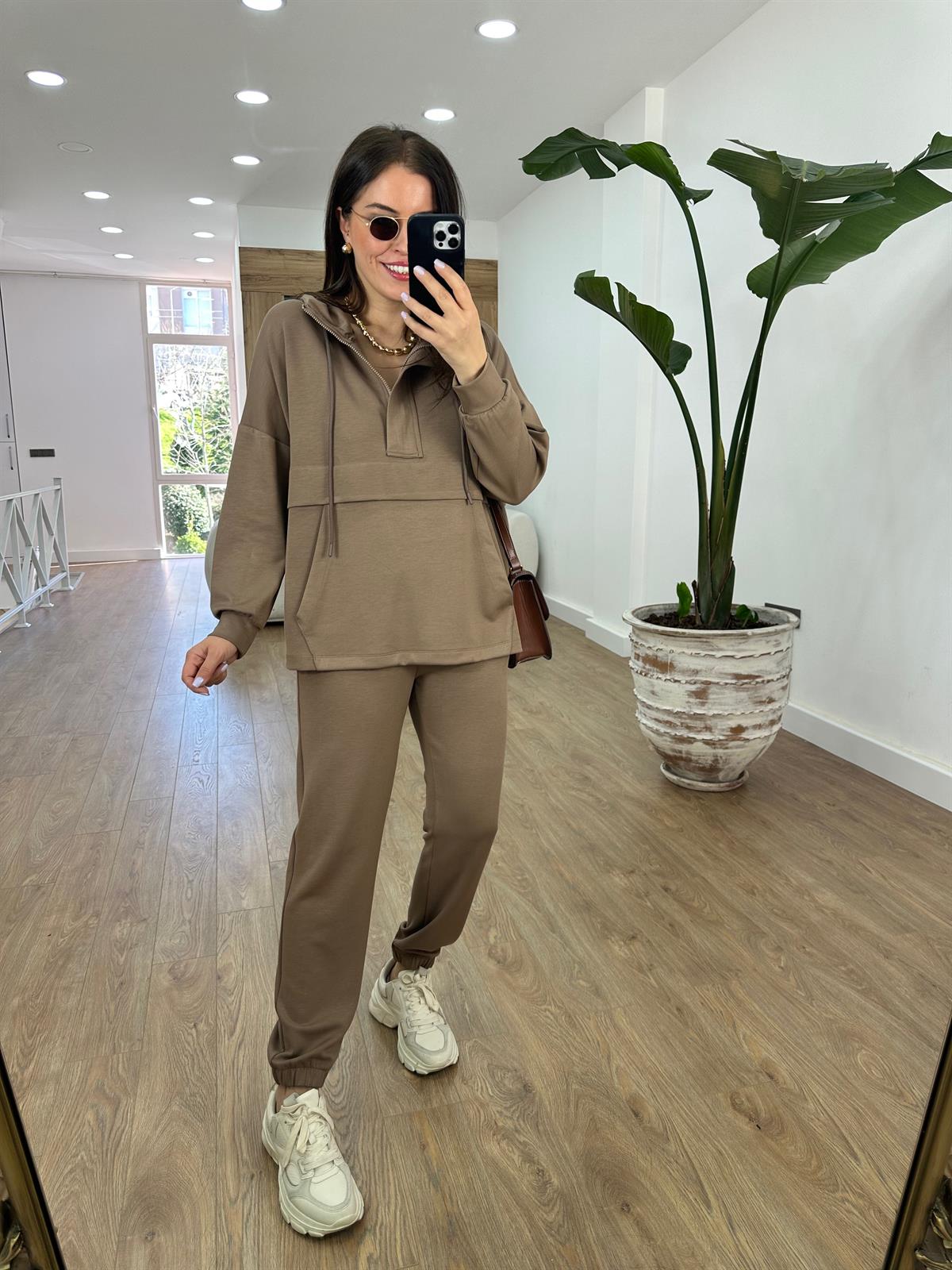 Yakası Fermuarlı Kapüşonlu Modal Takım-Camel