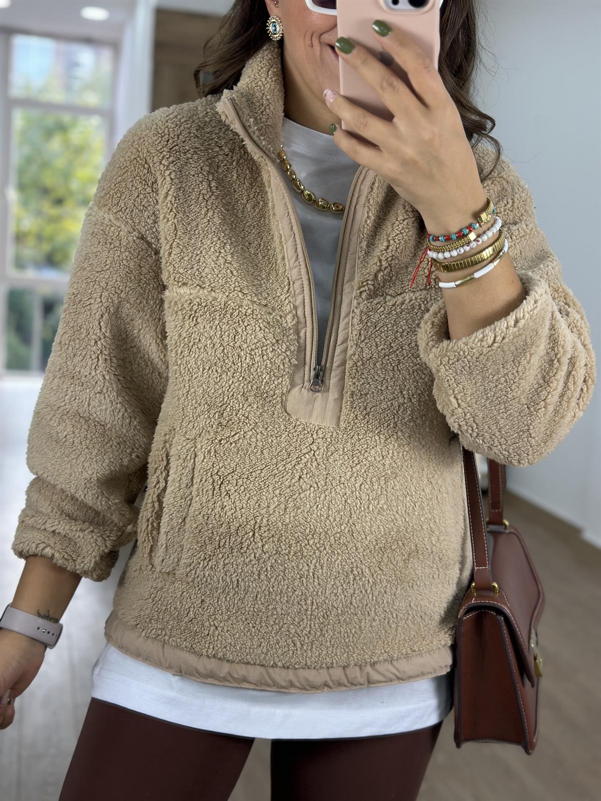 Yakası Fermuarlı Peluş Sweatshirt-Camel