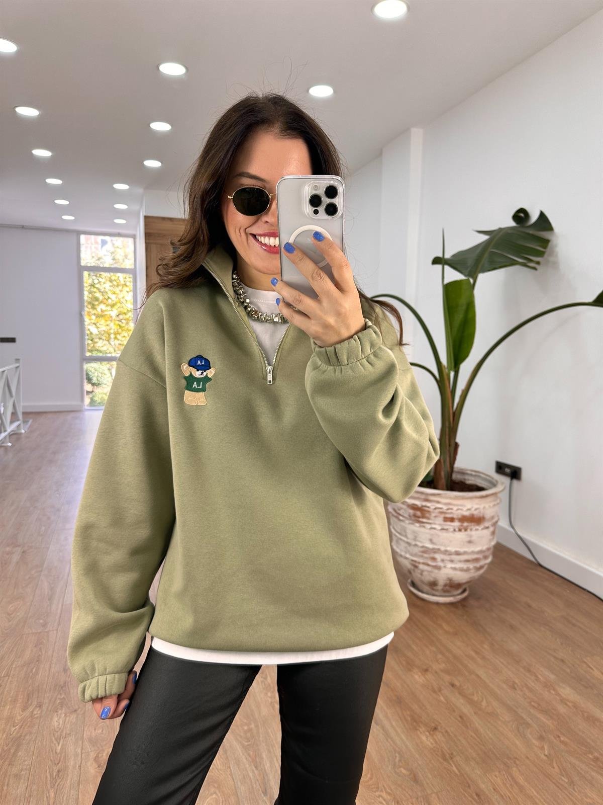 Yakası Fermuarlı Teddy Nakışlı Sweatshirt - Yeşil