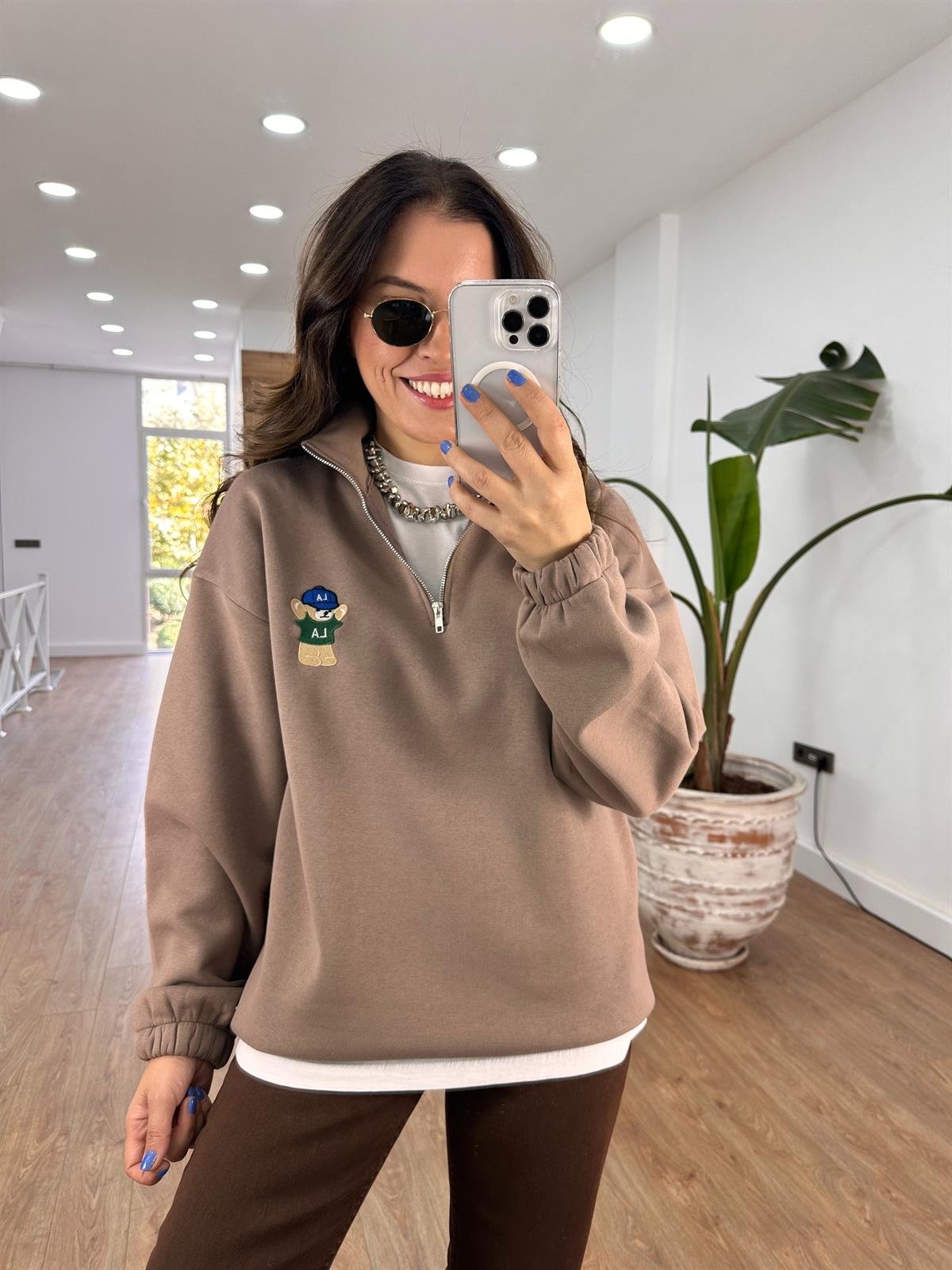 Yakası Fermuarlı Teddy Nakışlı Sweatshirt - Kahverengi