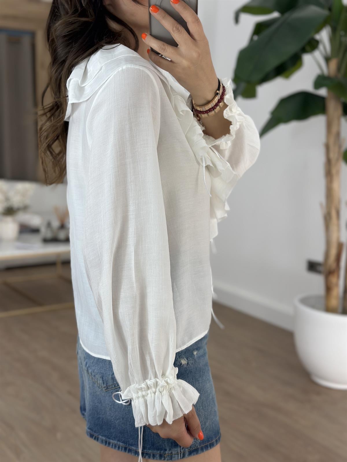 Yakası Fırfırlı İsveç Gömlek - Beyaz