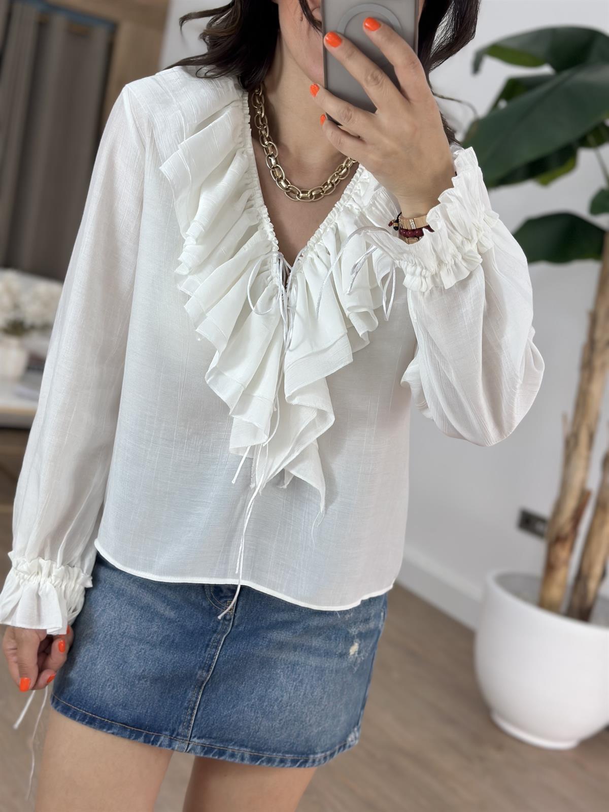 Yakası Fırfırlı İsveç Gömlek - Beyaz