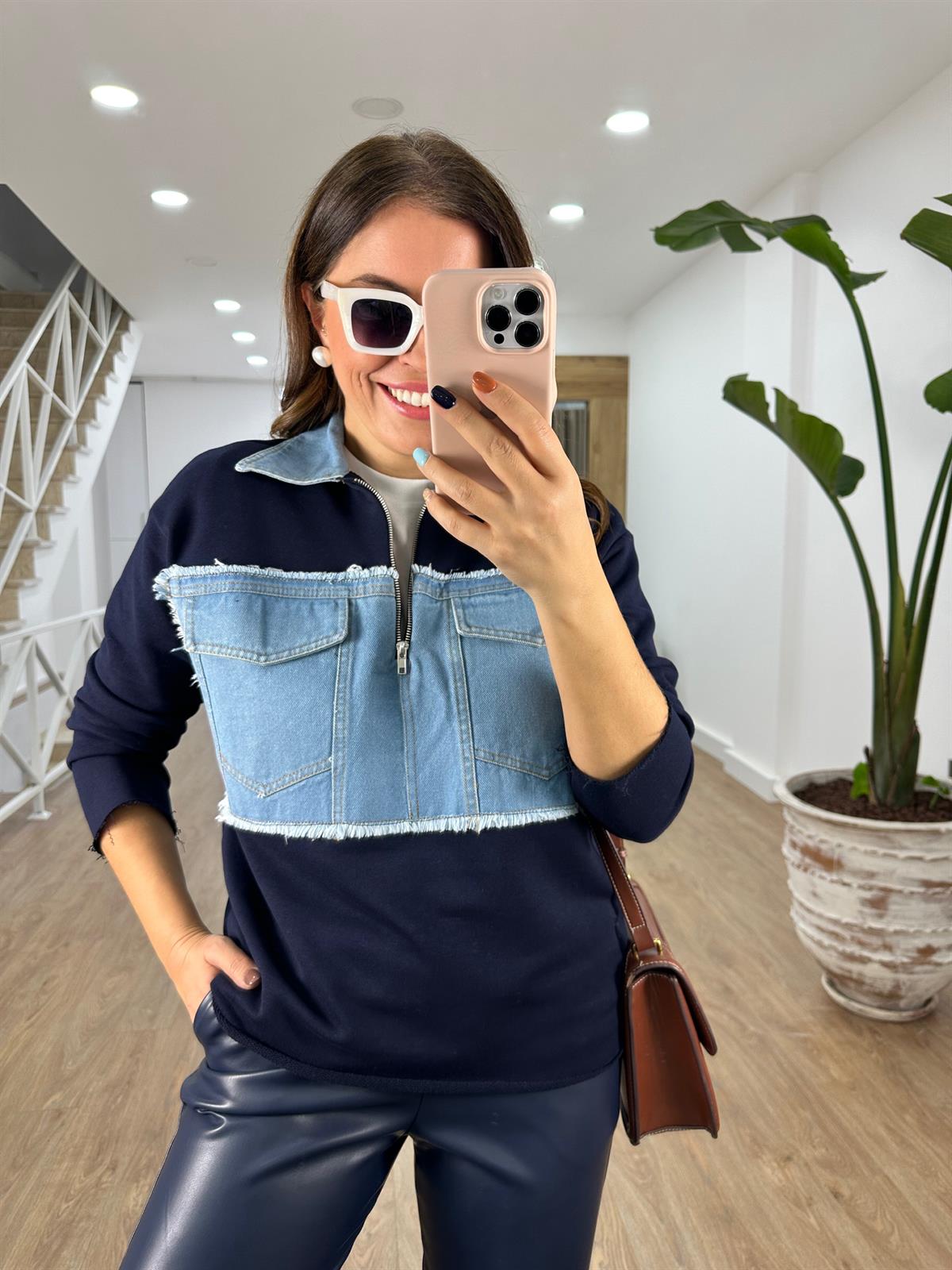 Yakası Kot Garnili Sweatshirt