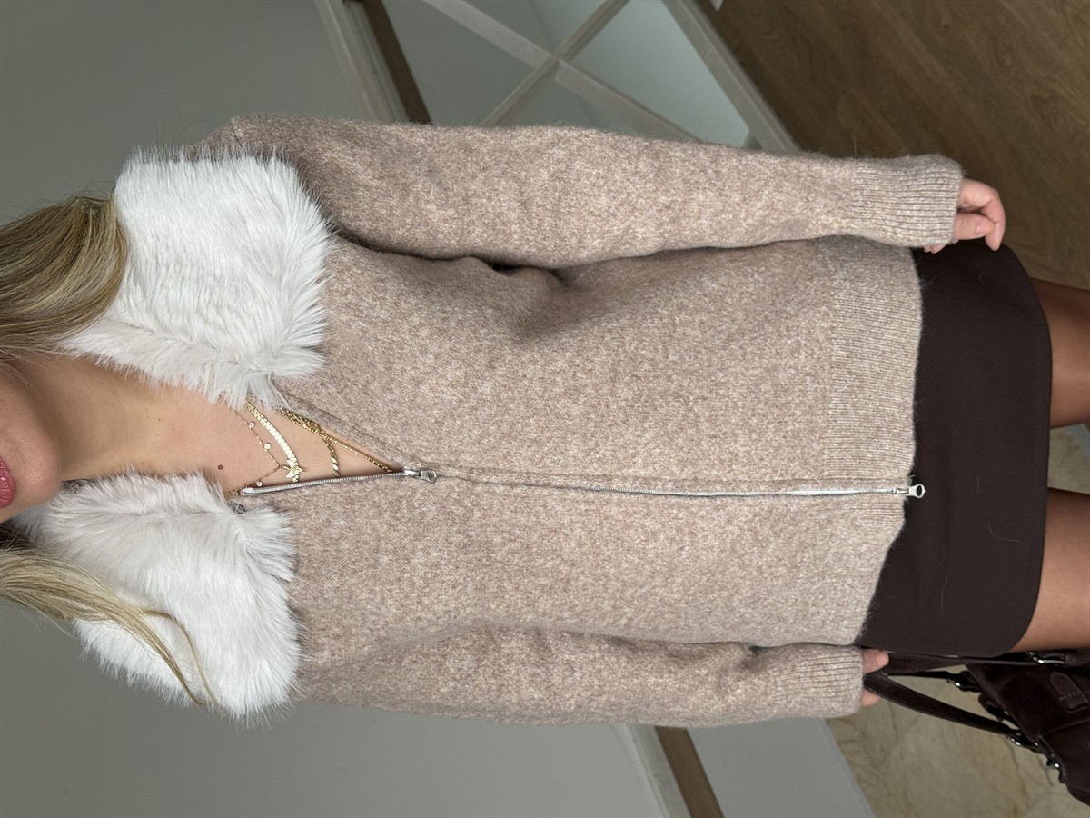 Yakası Kürklü Triko Hırka - Bej 