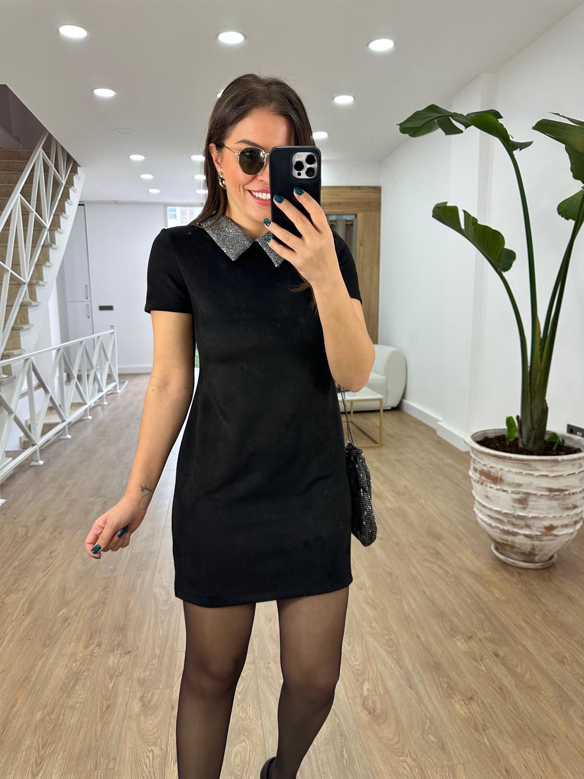 Yakası Parlak Süet Elbise