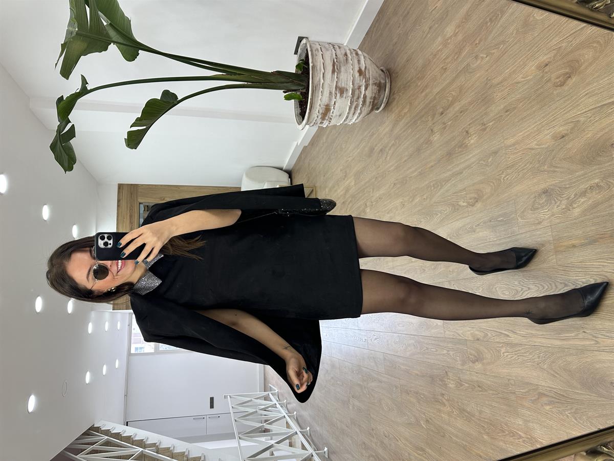 Yakası Parlak Süet Elbise