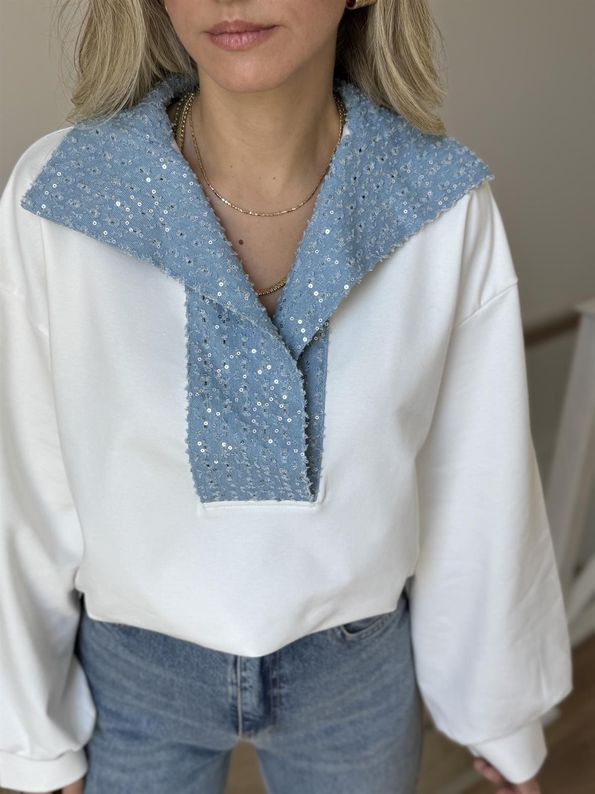 Yakası Pul İşlemeli Kot Garnili Sweatshirt