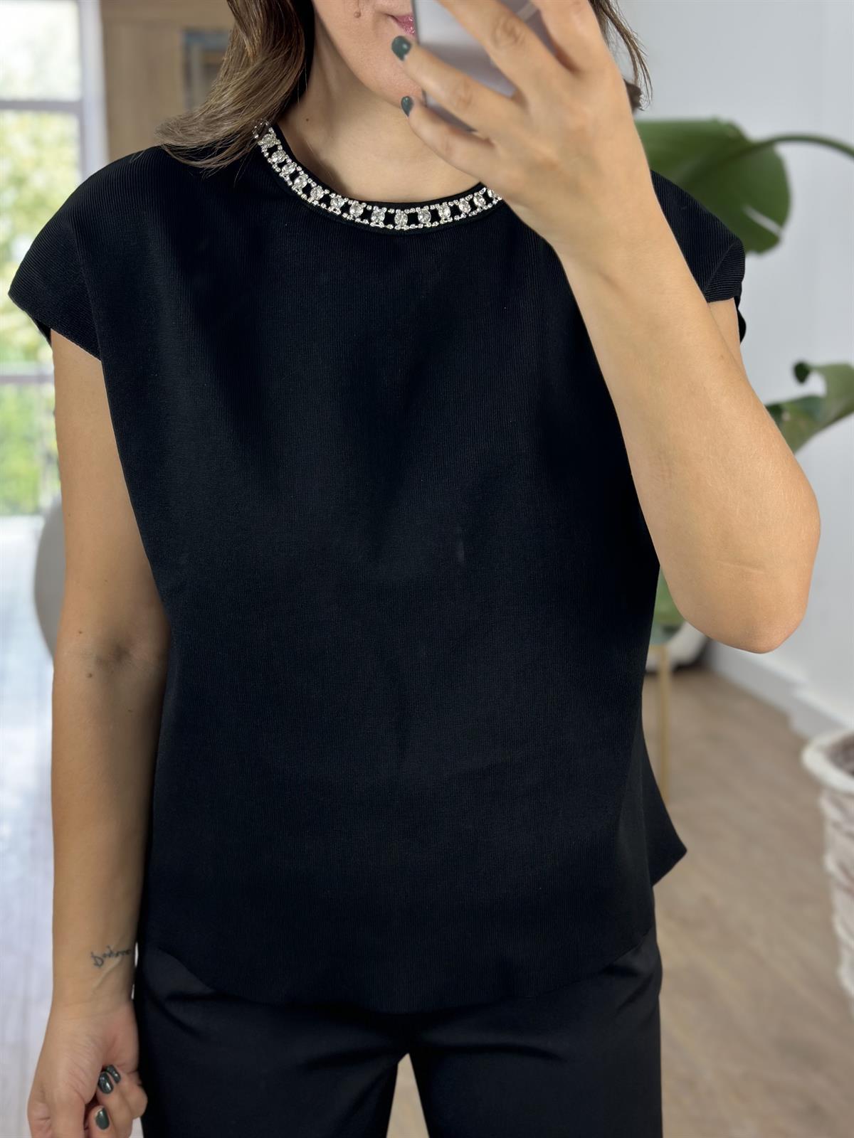 Yakası Taşlı Çelik Örme Triko