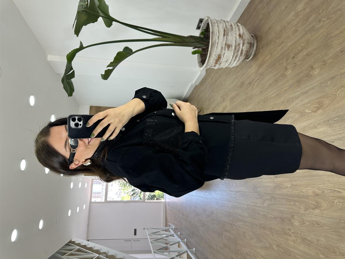 Yakası Ve Cepleri Taşlı Tasarım Denim Ceket