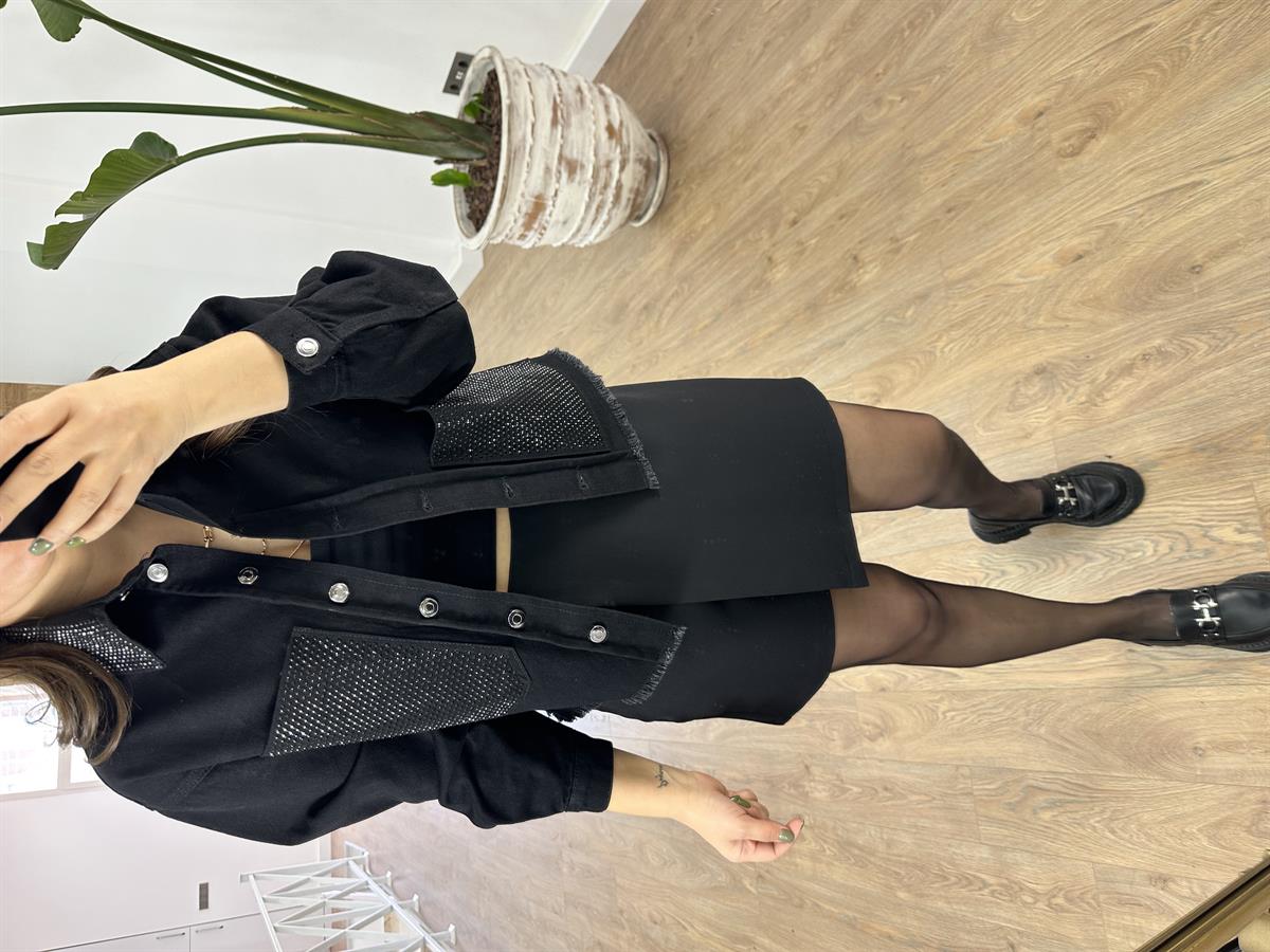 Yakası Ve Cepleri Taşlı Tasarım Denim Ceket