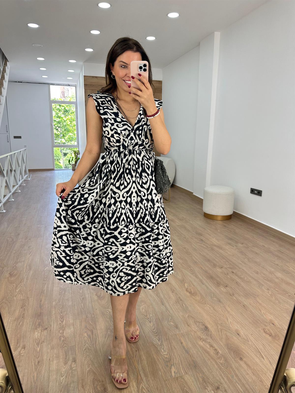 Yakası Volanlı Beli Lastikli Midi Boy Elbise