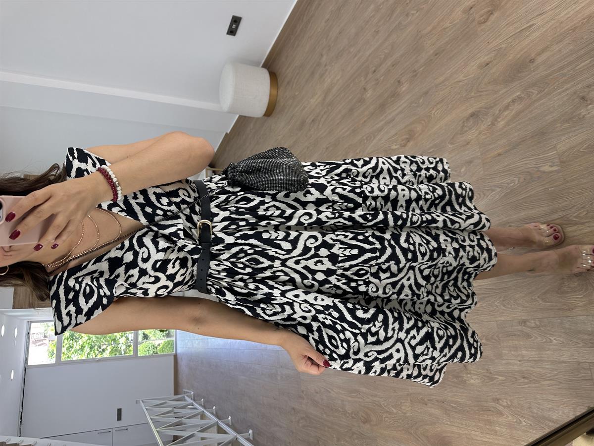 Yakası Volanlı Beli Lastikli Midi Boy Elbise