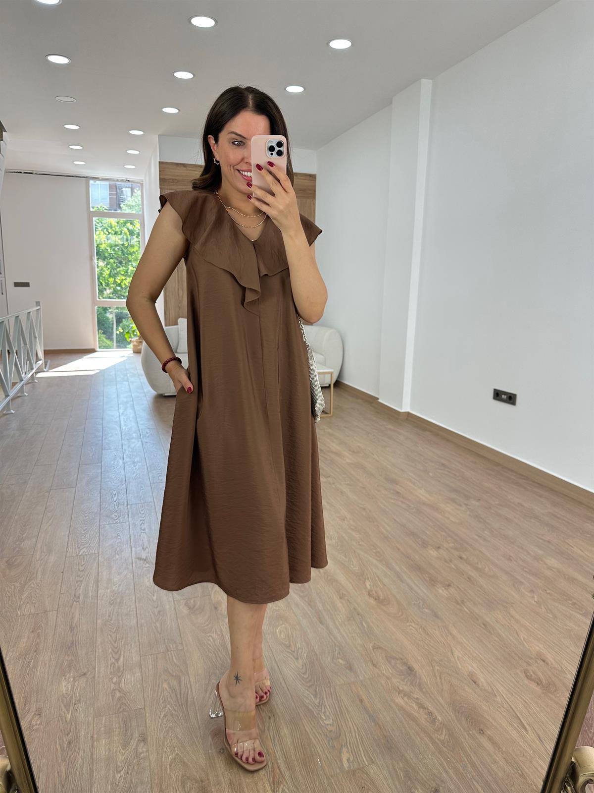 Yakası Volanlı Tnsel Elbise-Kahve