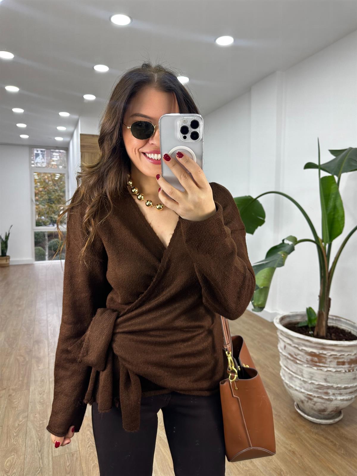 Yandan Bağmalı Triko Kazak - Kahverengi