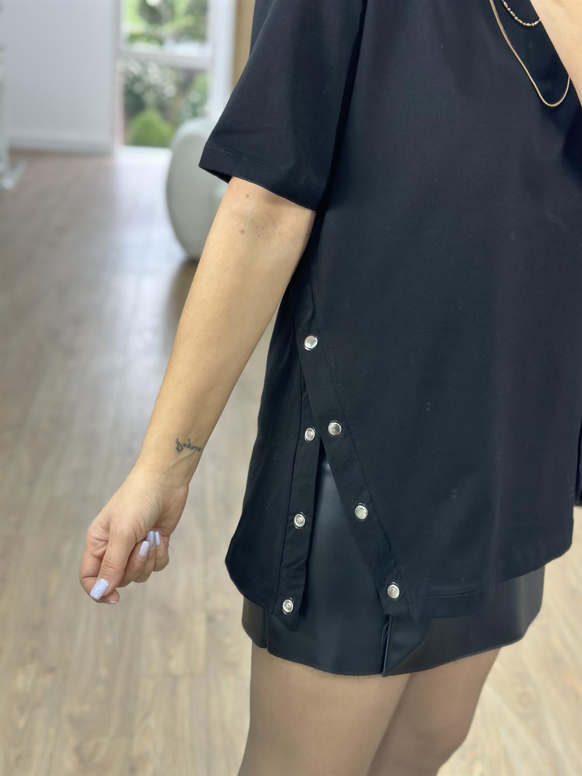 Yandan Çıtçıtlı Basic Salaş Tshirt-Siyah