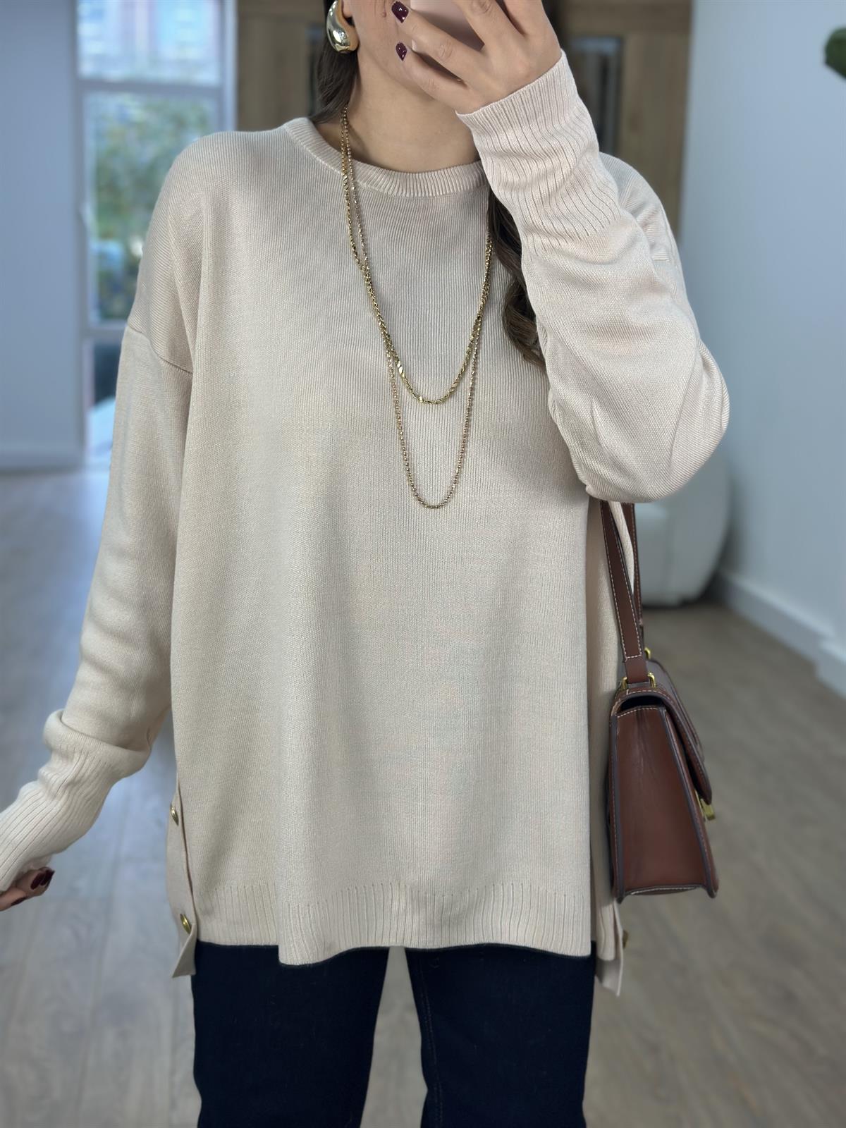 Yanı Gold Düğmeli Salaş Triko Kazak-Vanilya