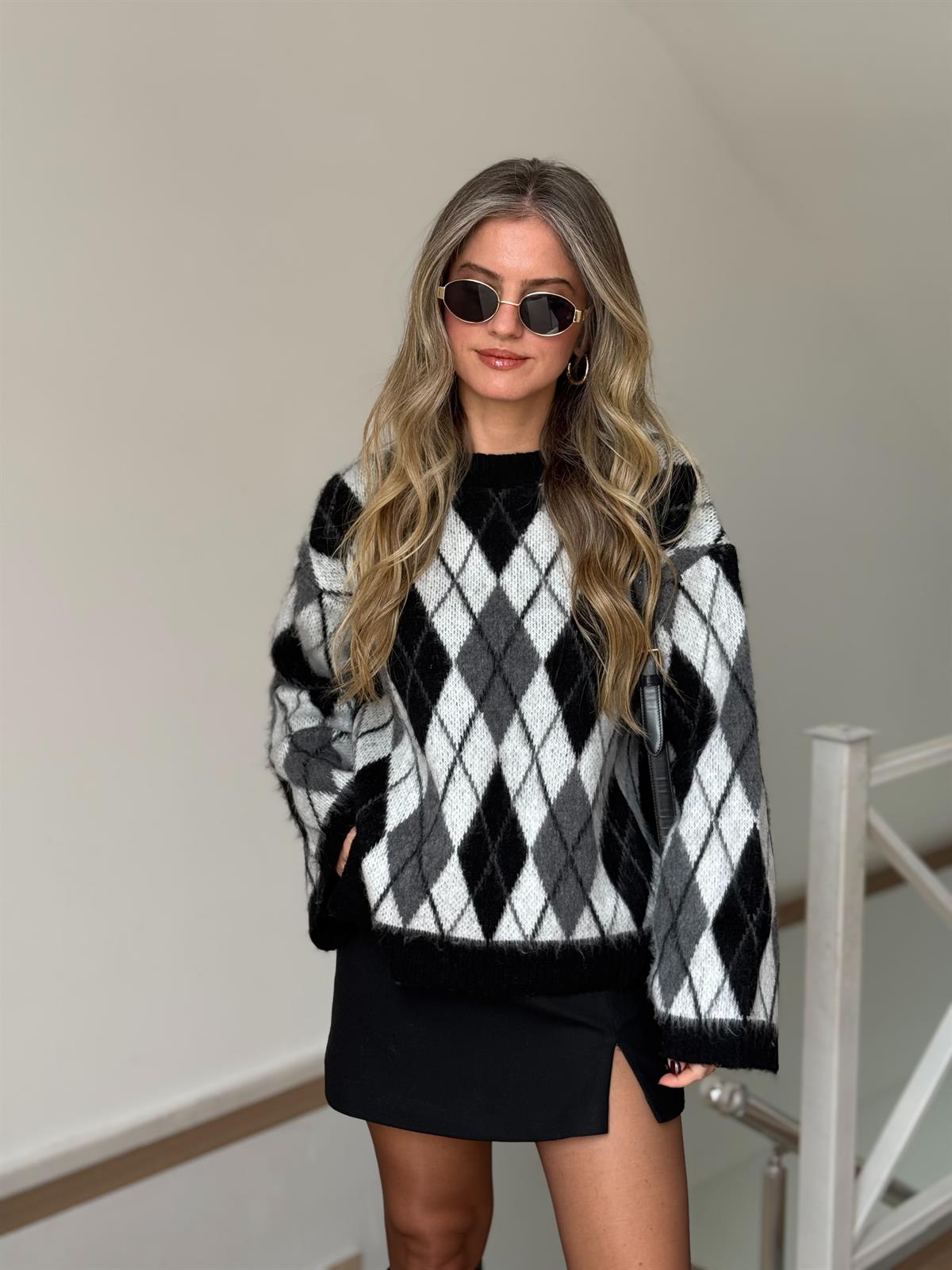 Yanı Yırtmaçlı Şardonlu Baklava Desen Kazak - Siyah