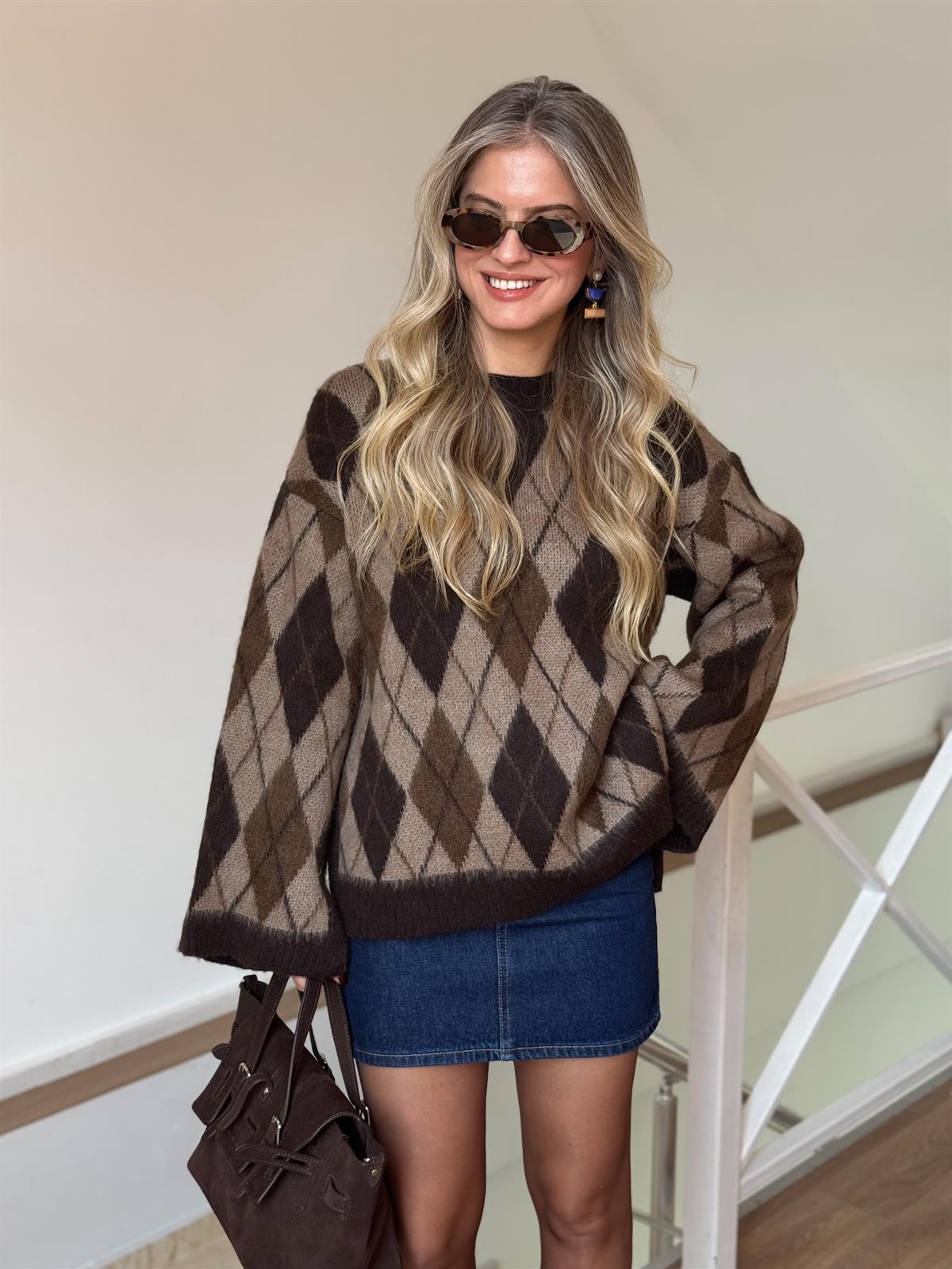 Yanı Yırtmaçlı Şardonlu Baklava Desen Kazak - Kahverengi