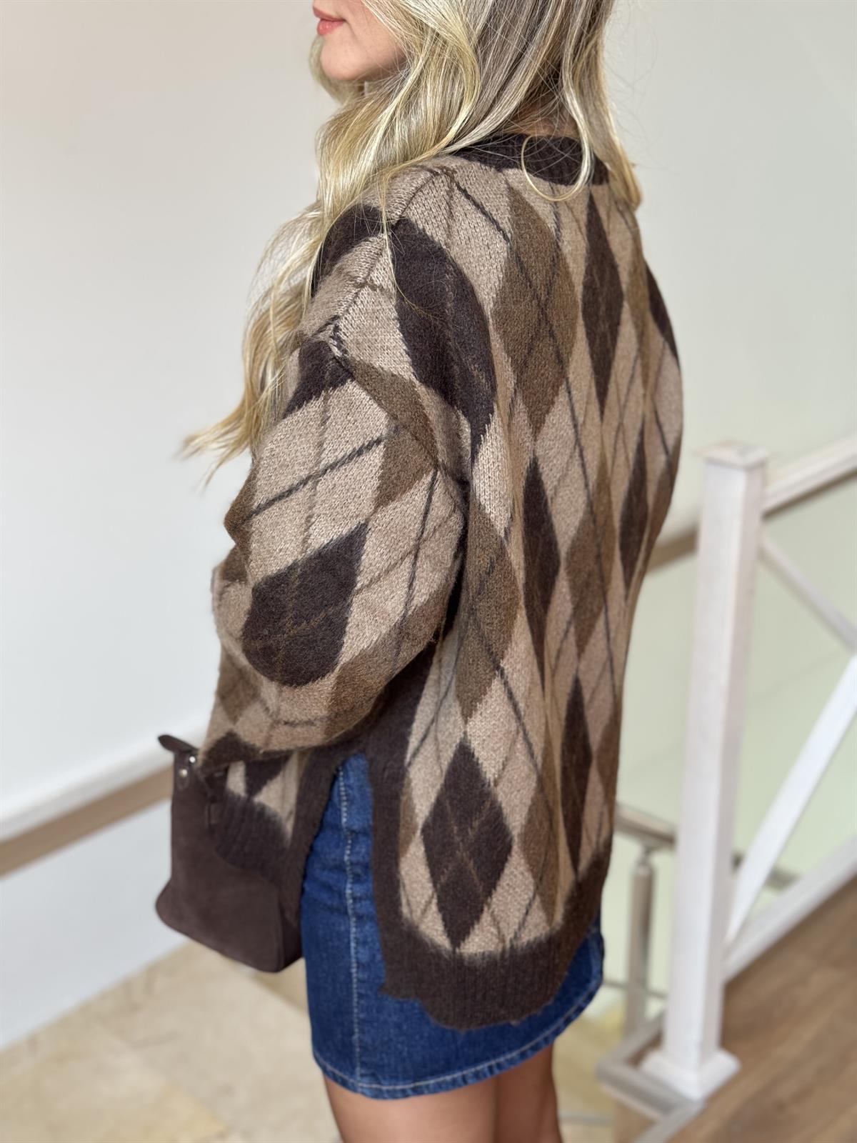 Yanı Yırtmaçlı Şardonlu Baklava Desen Kazak - Kahverengi