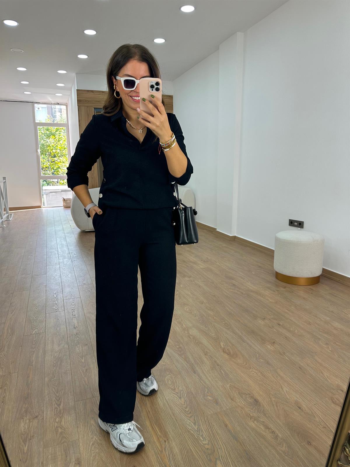 Yanları Metal Düğmeli Gömlekli Takım-Siyah